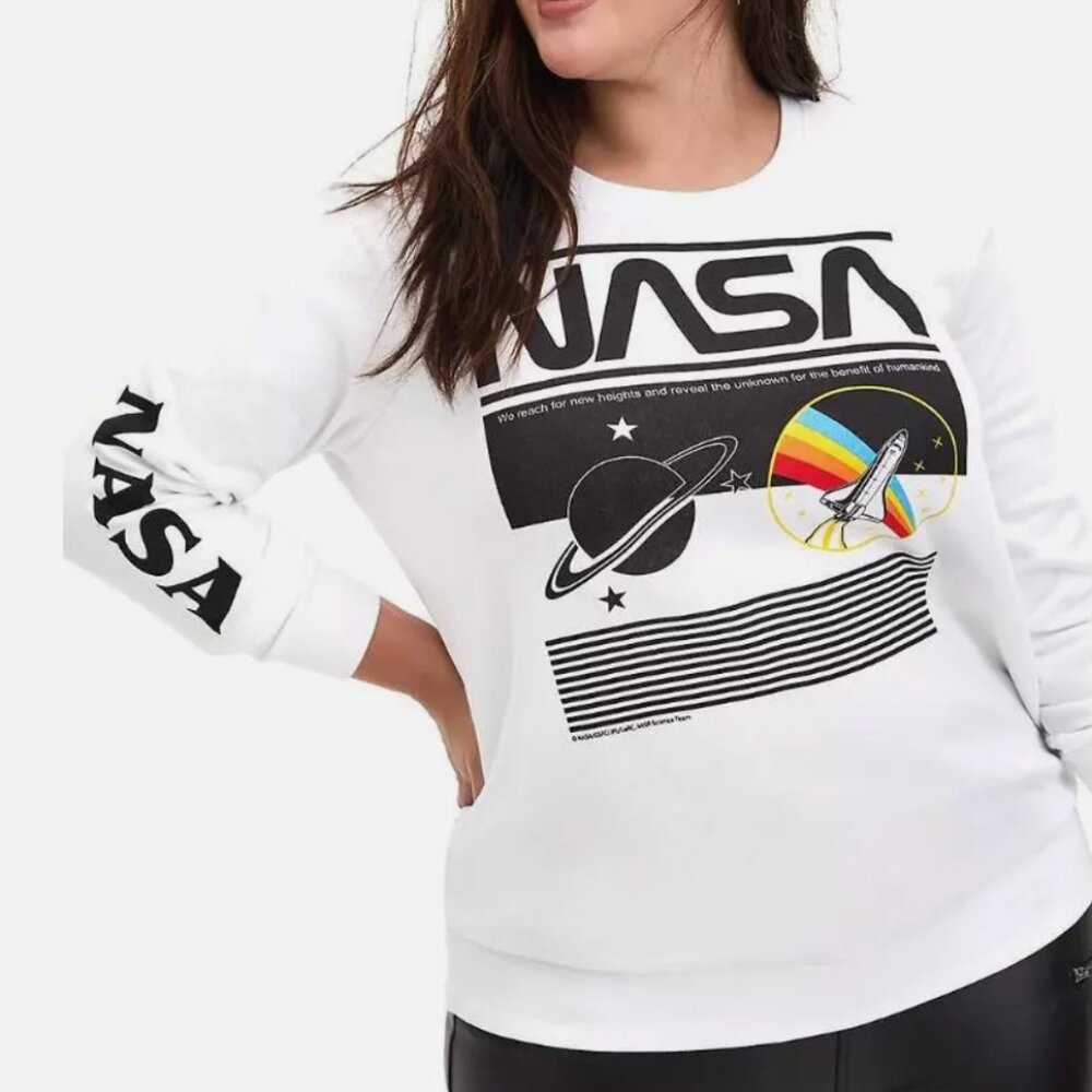 TORRID NASA WHITE FLEECE CREW NECK SPACE GALAXY PULLOVER SWEATSHIRT Plus Size: 2